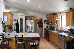 707 Harrison St, Wasco, OR 97065 - Photo 5