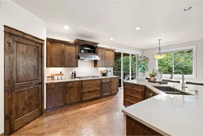 8125 SE 145th Ct, Portland, OR 97236 - Photo 7