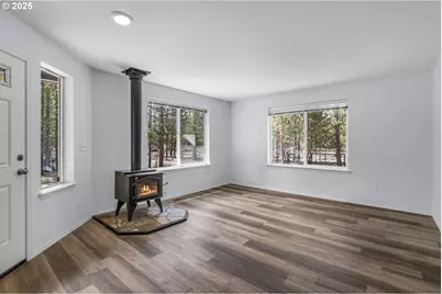 11421 Burlwood Dr, La Pine, OR 97739 - Photo 3