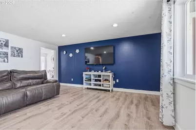10011 NW 27th Ave, Vancouver, WA 98685 - Photo 3
