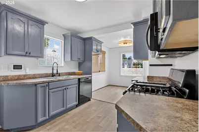 2275 Center St NE, Salem, OR 97301 - Photo 11