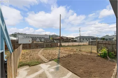 643 SE Parrott St, Roseburg, OR 97470 - Photo 31