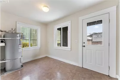 643 SE Parrott St, Roseburg, OR 97470 - Photo 15