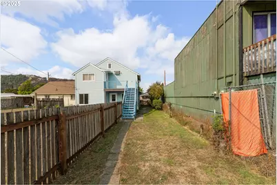 643 SE Parrott St, Roseburg, OR 97470 - Photo 17