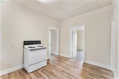 643 SE Parrott St, Roseburg, OR 97470 - Photo 7