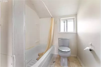 643 SE Parrott St, Roseburg, OR 97470 - Photo 27