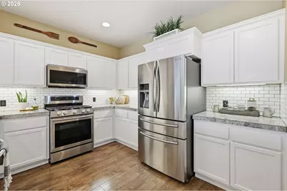 1046 Green Meadows Ave, Junction City, OR 97448 - Photo 11