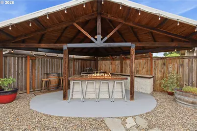 1046 Green Meadows Ave, Junction City, OR 97448 - Photo 23