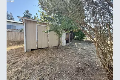 373 Hayhurst Rd, Yoncalla, OR 97499 - Photo 27