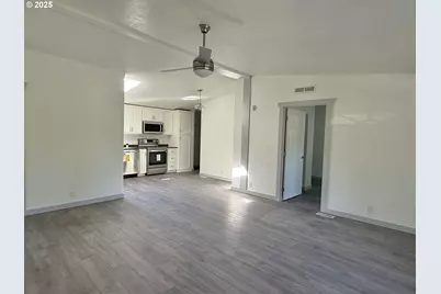 373 Hayhurst Rd, Yoncalla, OR 97499 - Photo 9