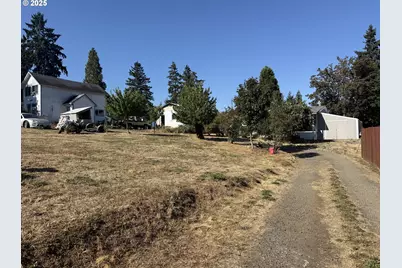373 Hayhurst Rd, Yoncalla, OR 97499 - Photo 13