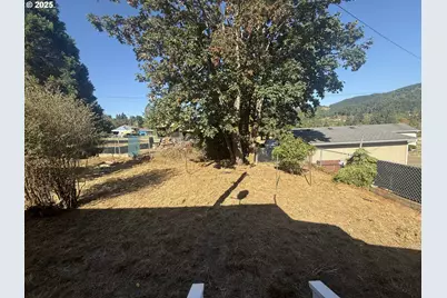 373 Hayhurst Rd, Yoncalla, OR 97499 - Photo 25