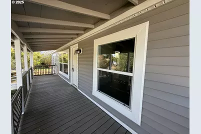 373 Hayhurst Rd, Yoncalla, OR 97499 - Photo 3