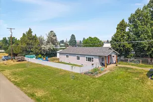 101 E Park St, Enterprise, OR 97828 - Photo 3