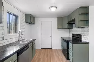 325 NW 2nd Ave, Kelso, WA 98626 - Photo 7