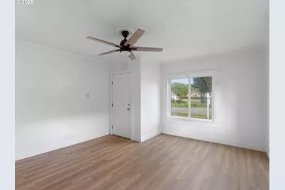 325 NW 2nd Ave, Kelso, WA 98626 - Photo 3