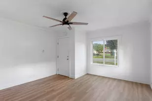 325 NW 2nd Ave, Kelso, WA 98626 - Photo 3