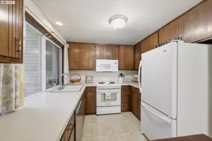 2883 Timberline Dr, Eugene, OR 97405 - Photo 13