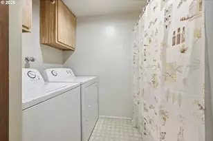 2883 Timberline Dr, Eugene, OR 97405 - Photo 27