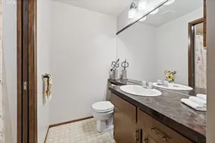 2883 Timberline Dr, Eugene, OR 97405 - Photo 25