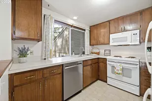 2883 Timberline Dr, Eugene, OR 97405 - Photo 11