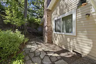 2883 Timberline Dr, Eugene, OR 97405 - Photo 29