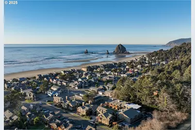 132 E Surfcrest Ave, Cannon Beach, OR 97110 - Photo 31