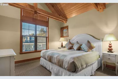 132 E Surfcrest Ave, Cannon Beach, OR 97110 - Photo 21