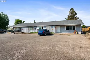 351 40th St, Springfield, OR 97478 - Photo 1
