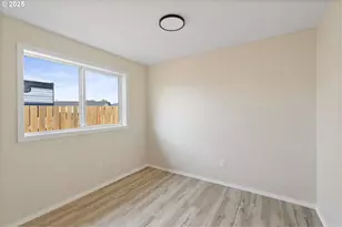 351 40th St, Springfield, OR 97478 - Photo 9