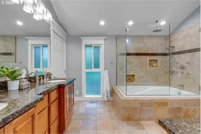 725 Carrera Ln, Lake Oswego, OR 97034 - Photo 19