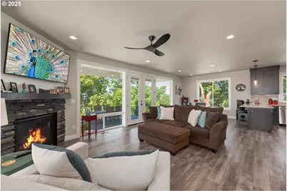 1062 Southridge Way, Roseburg, OR 97470 - Photo 7