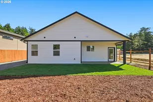 768 Division Ave, Coos Bay, OR 97420 - Photo 39