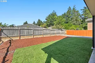 768 Division Ave, Coos Bay, OR 97420 - Photo 37