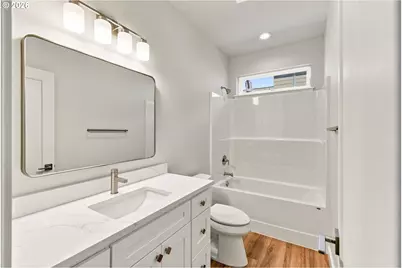 768 Division Ave, Coos Bay, OR 97420 - Photo 19