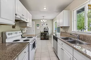 1611 NE Hale Pl, Gresham, OR 97030 - Photo 9