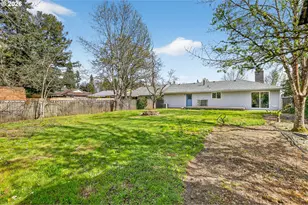 640 Stonehill Dr, Gladstone, OR 97027 - Photo 41