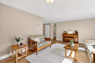 640 Stonehill Dr, Gladstone, OR 97027 - Photo 9