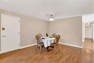 640 Stonehill Dr, Gladstone, OR 97027 - Photo 11