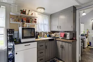 640 N Garden Way, Eugene, OR 97401 - Photo 15