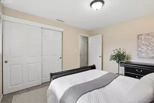 609 SE 137th Ave, Portland, OR 97233 - Photo 17