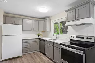 609 SE 137th Ave, Portland, OR 97233 - Photo 11