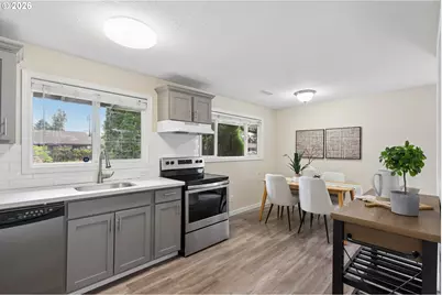 609 SE 137th Ave, Portland, OR 97233 - Photo 13