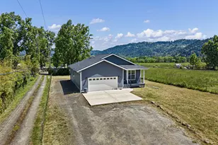 955 Oak Hill Rd, Roseburg, OR 97471 - Photo 3