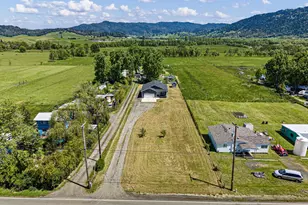 955 Oak Hill Rd, Roseburg, OR 97471 - Photo 7