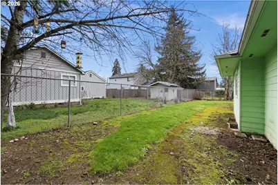 6211 SE Clatsop St, Portland, OR 97206 - Photo 25