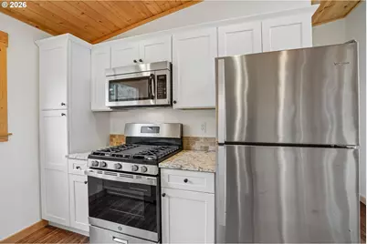 1836 Hazel Dell Rd, Castle Rock, WA 98611 - Photo 9