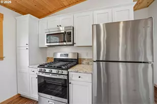 1836 Hazel Dell Rd, Castle Rock, WA 98611 - Photo 9