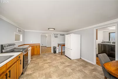 204 19th St, Springfield, OR 97477 - Photo 15