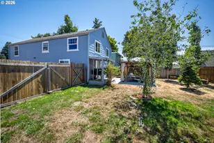 204 19th St, Springfield, OR 97477 - Photo 33